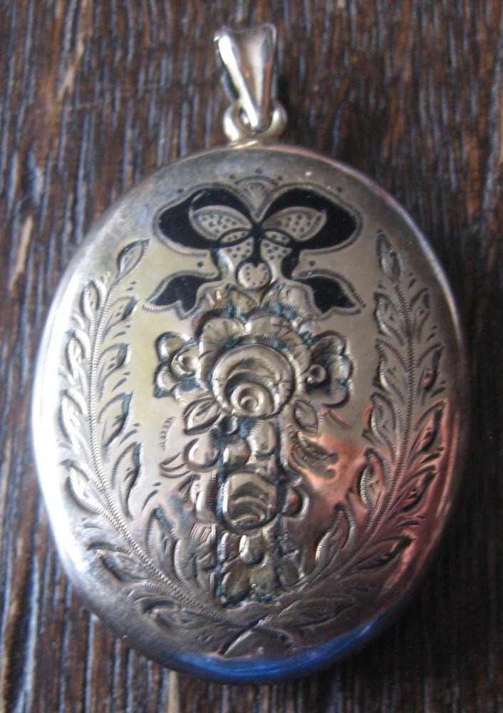 Charming Biedermeier Medallion Pendant Gold Enamel Black Ornate