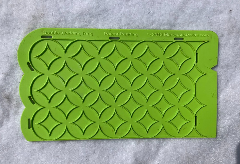 Double Wedding Ring Silicone Fondant Stencil for Cake Decorating by Marvelous Molds-image