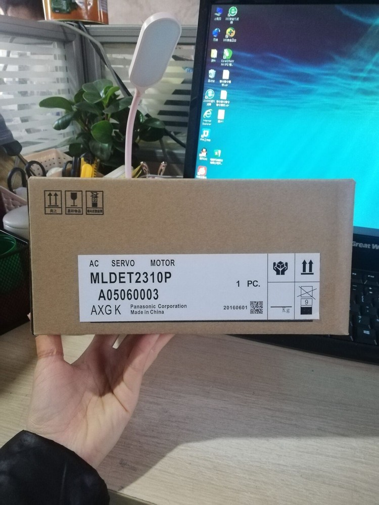 1PC New Panasonic MLDET2310P AC Servo Motor In Box