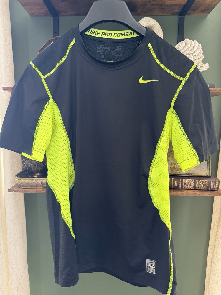 Nike Pro Combat Fitted Training T-Shirt Size Small Black Vented Pullover Stretch