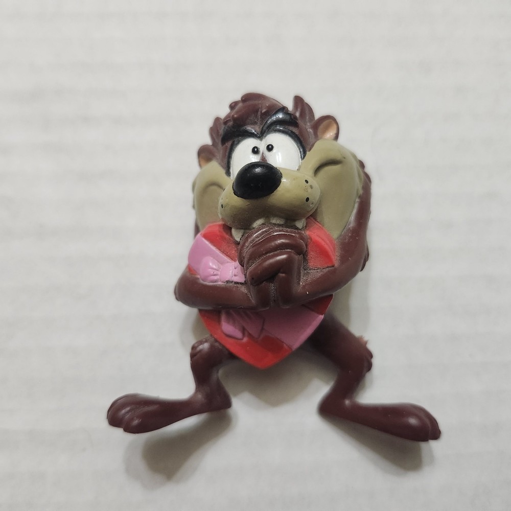 Warner Bros 1999 Looney Tunes Taz Valentine PVC Figure 2.5 Inch with Heart