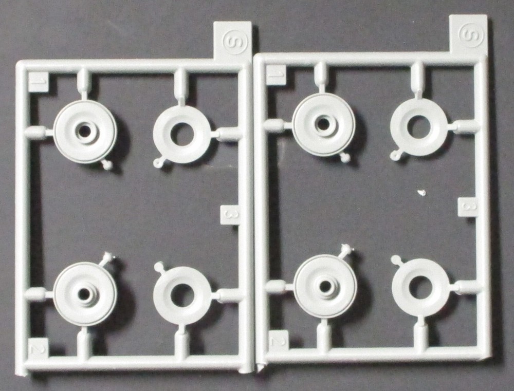 1/35 Scale Cyber Hobby Brummbar Late Parts Tree S - Kit 9117-image