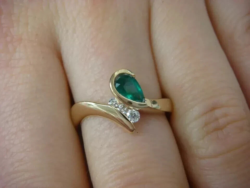 1.50 Ct Pear Cut Simulated Emerald Bypass Ring in 14k Gold Plated