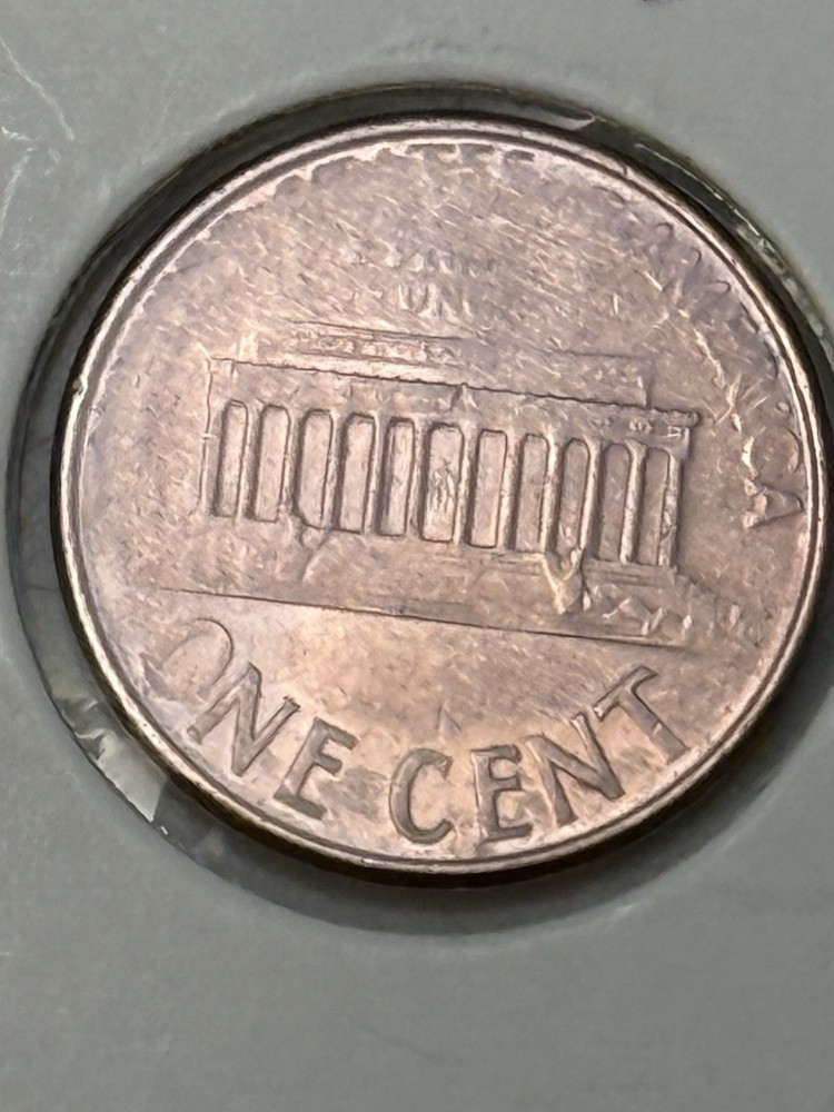 2000-P Lincoln Cent Grease Error Strike-Through Reverse with Vibrant Red Toning
