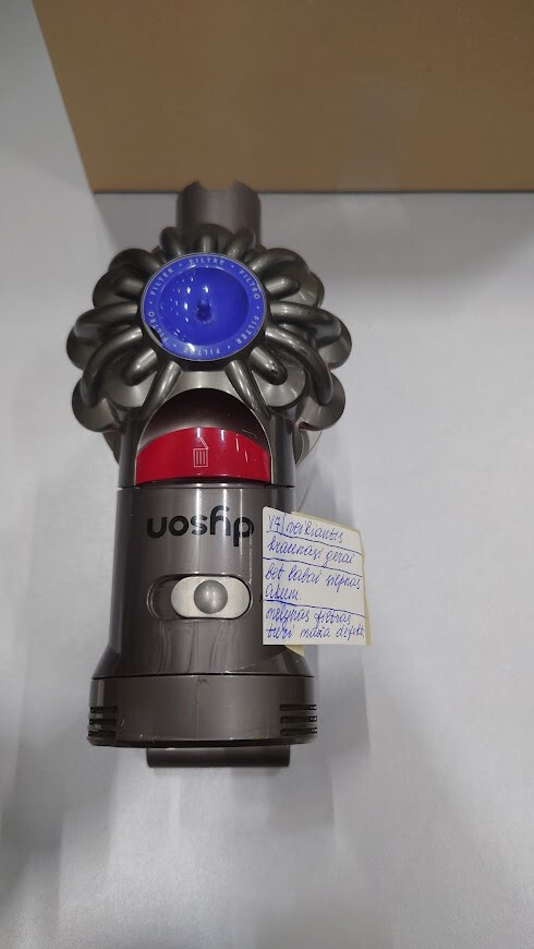 Dyson V7 Vacuum Used with Weak Battery and Filter Issue