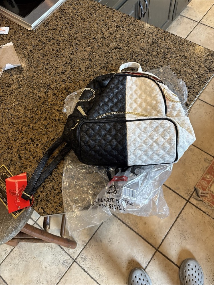 *NWT*Sprayground Spilt Quilt Shark Savage white & black medium Backpack
