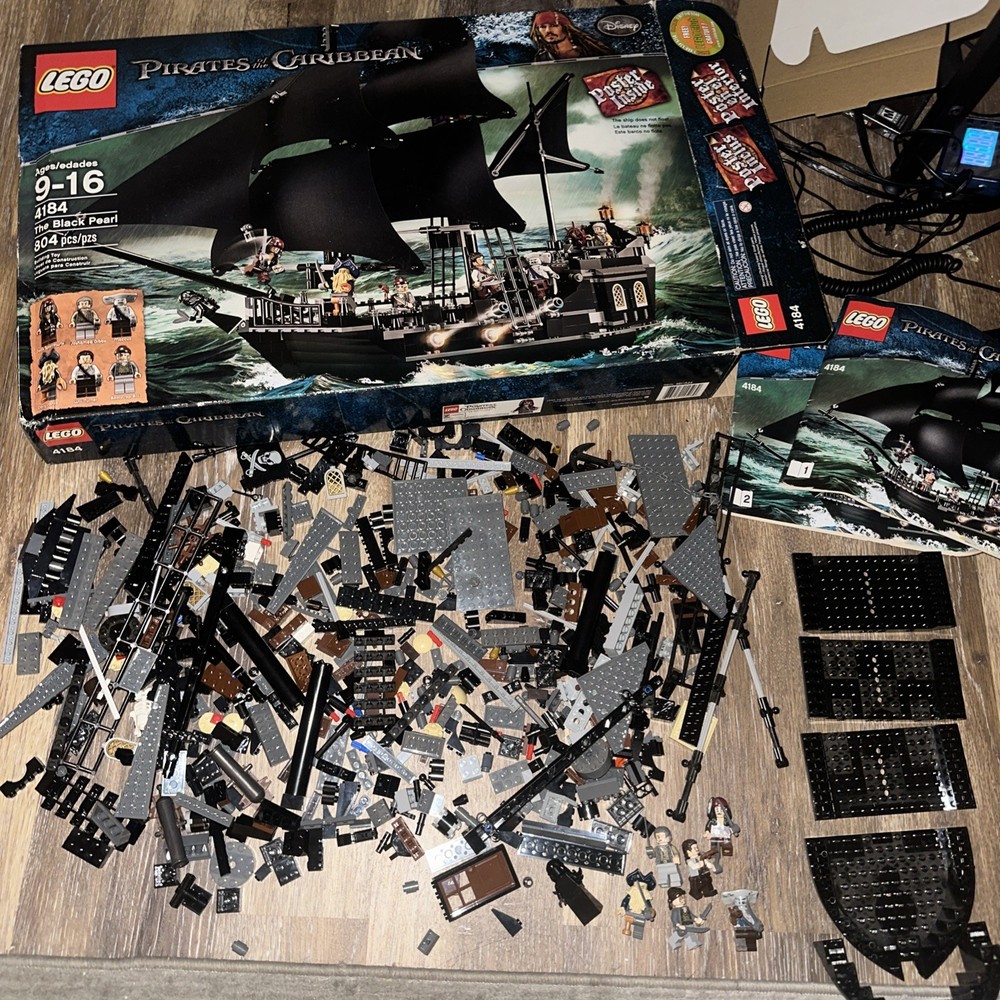 LEGO Pirates of the Caribbean: The Black Pearl (4184)