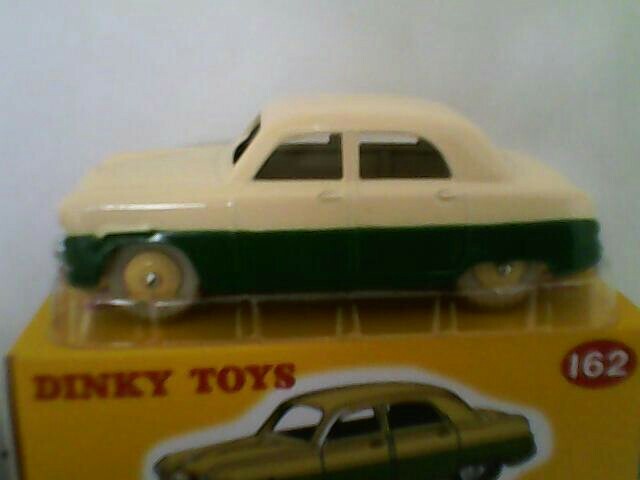 DeAgostini 1:43 Dinky toys 162 Ford Zephyr Saloon Diecast Models Collection