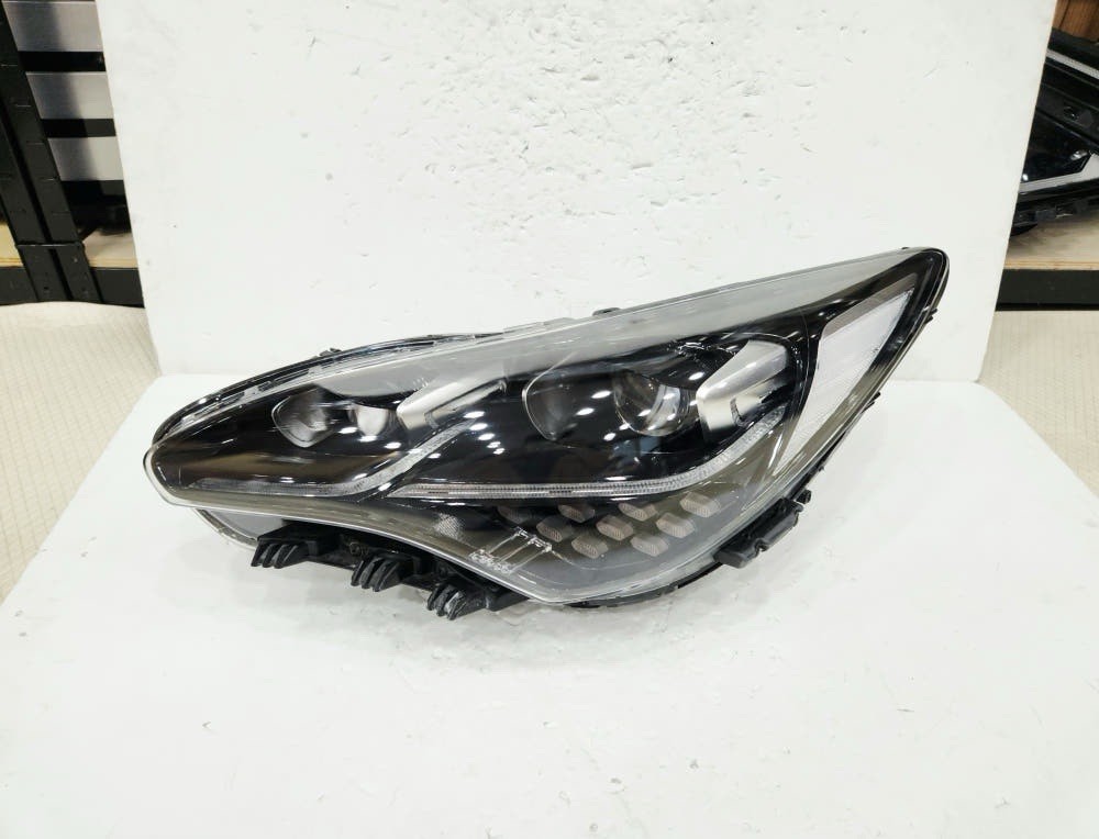 2018-2022 Kia Stinger Left LED Headlight Assembly OEM 92101-J5100