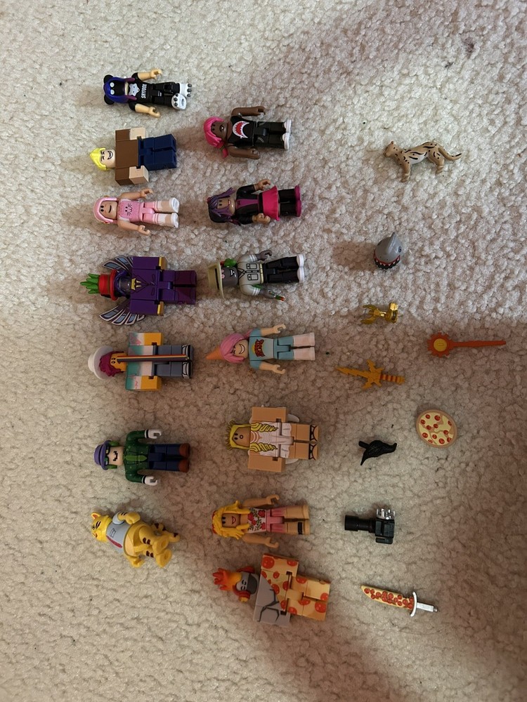 14 Pack Roblox Figures + Accessories (No codes; Read description)