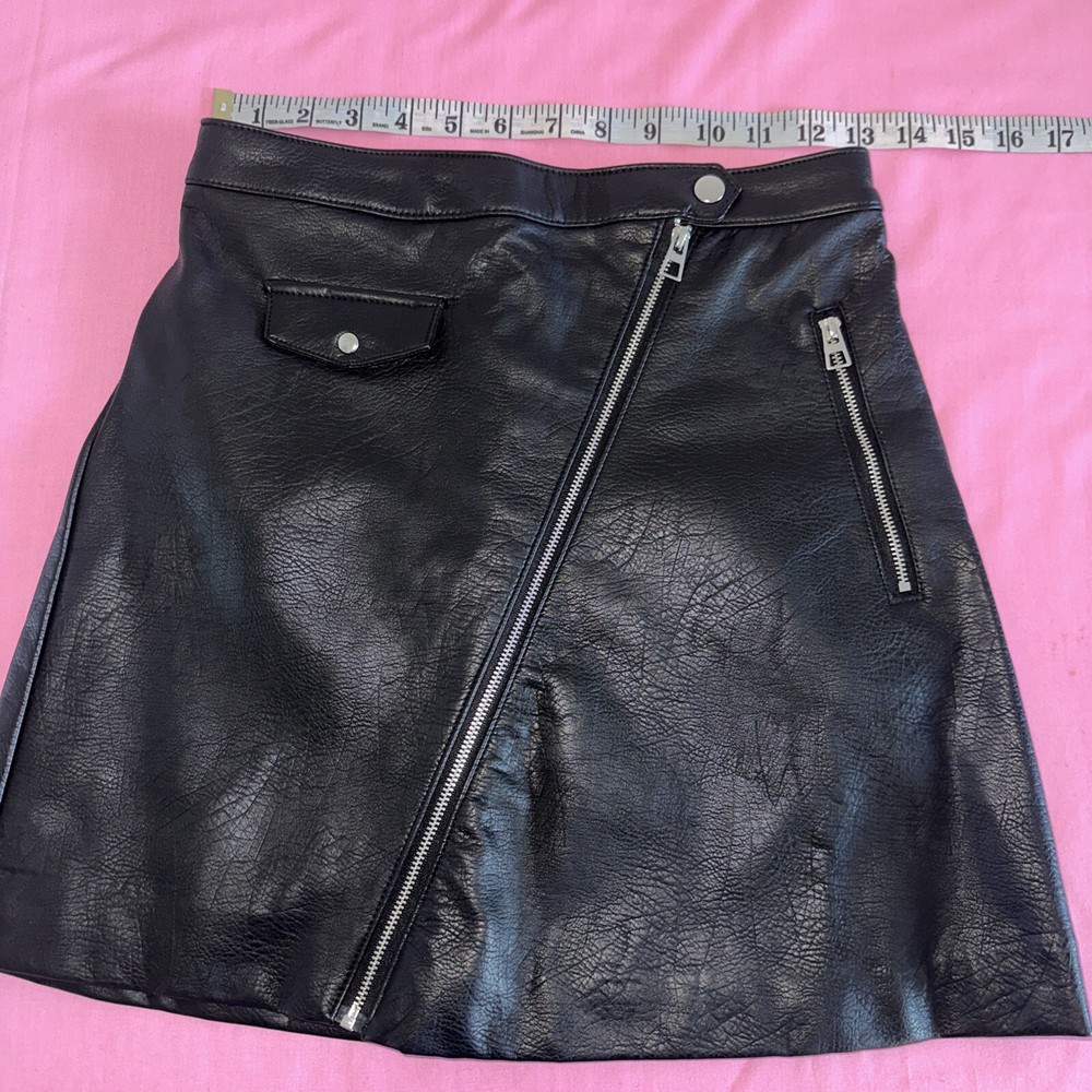 H&M Womens Size 2 Fits Xs Black Faux Leather Mini Skirt Zipper NWT