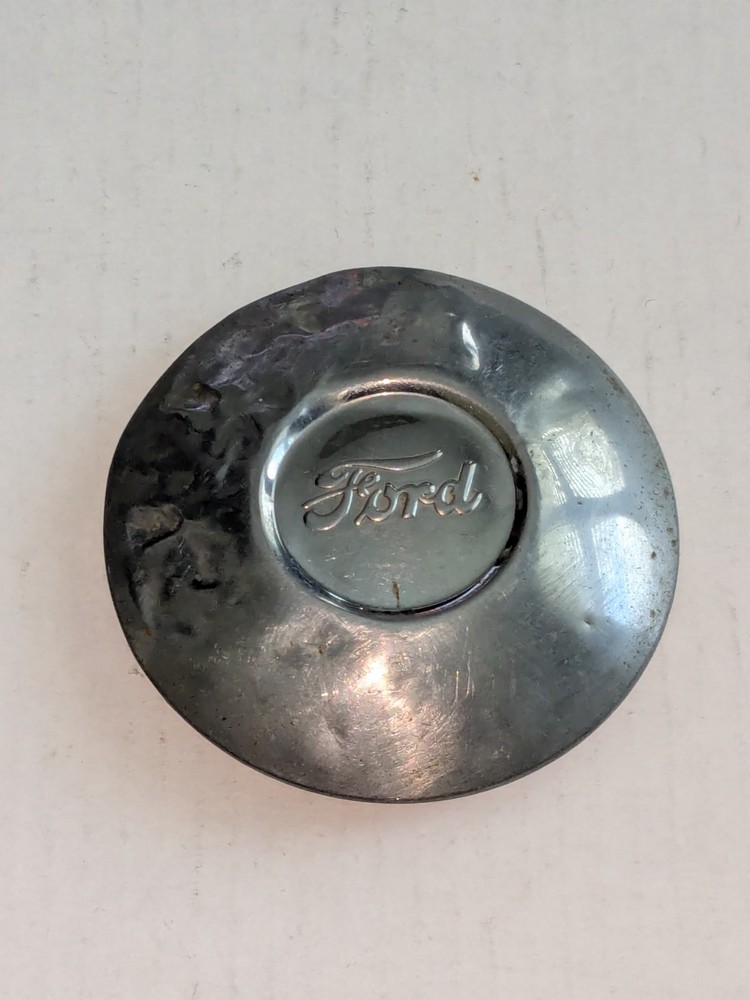 ANTIQUE Vintage 1920's 1930's FORD MODEL A (?) Hubcap Center Cap Grease Cap (?)