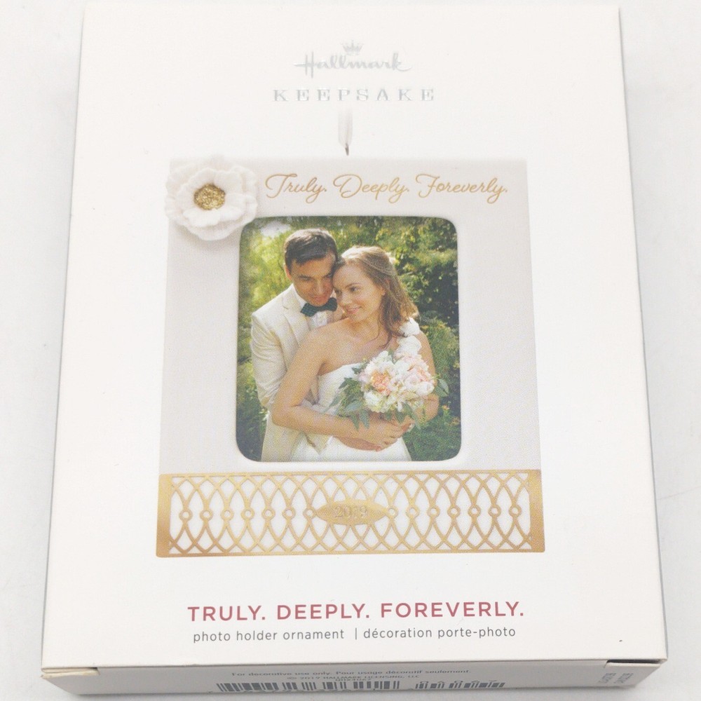 NIB HALLMARK TRULY DEEPLY FOREVERLY 2019 PHOTO HOLDER ORNAMENT