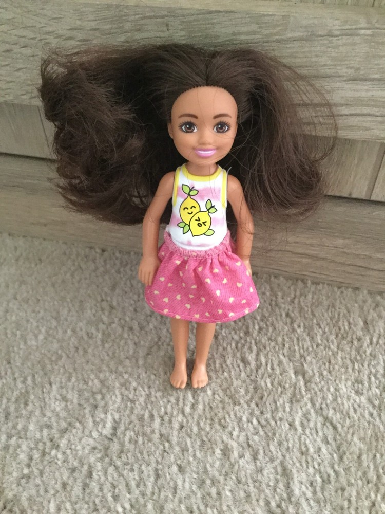 2023 Mattel Barbie Chelsea Lemonade Stand #HNY60 Chelsea Barbie Doll in Skirt