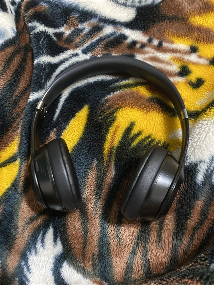 Beats Solo 4 Wireless On-Ear Headphones