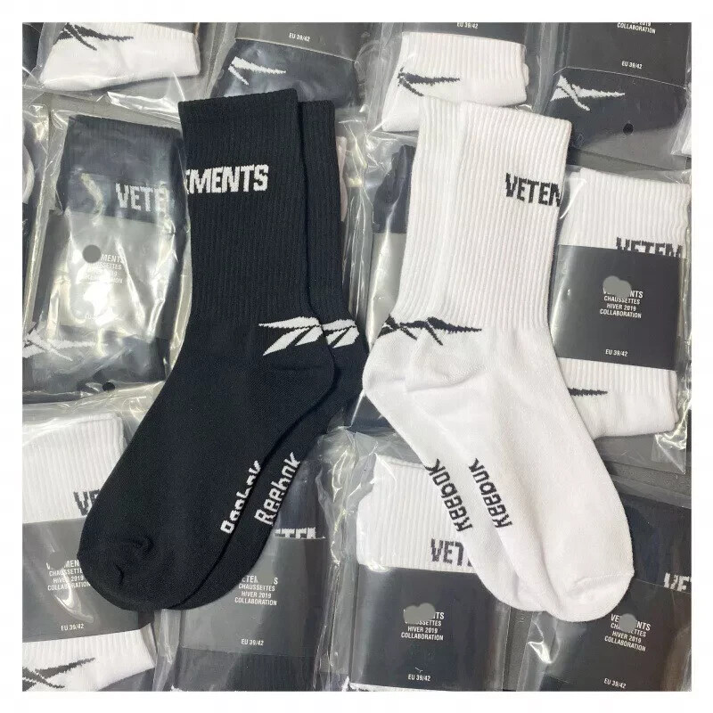 2 Pairs Unisex VTM VETE Trendy Breathable Comfort Athletic Crew Socks