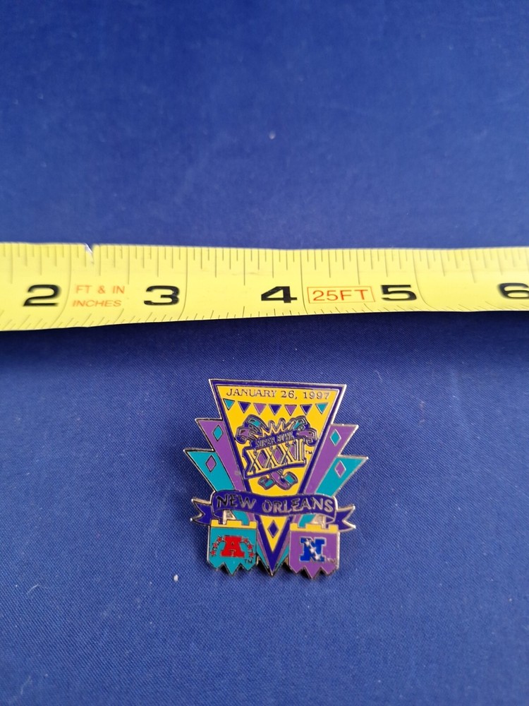 Vintage Super Bowl XXXI Packers Patriots Pin Button Pinback *4FB