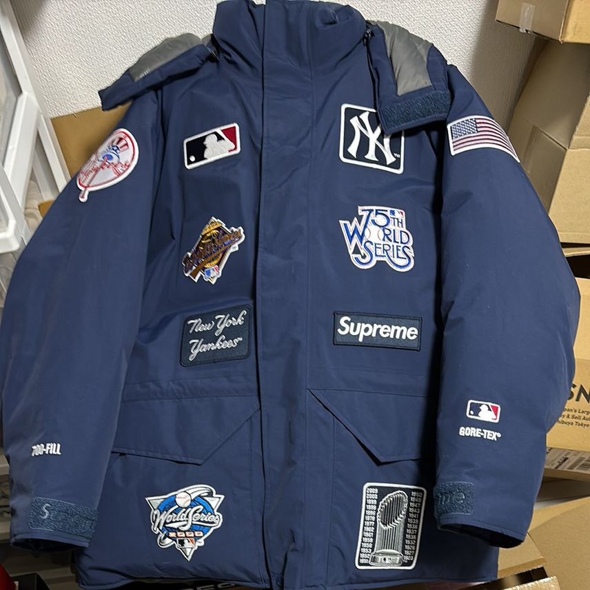 Chaqueta de relleno Supreme/York Yankees Gore Tex 700 azul marino