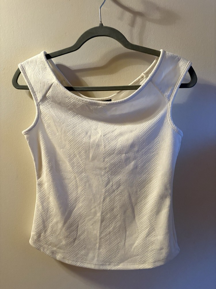 Forever 21 White Shirt Size medium