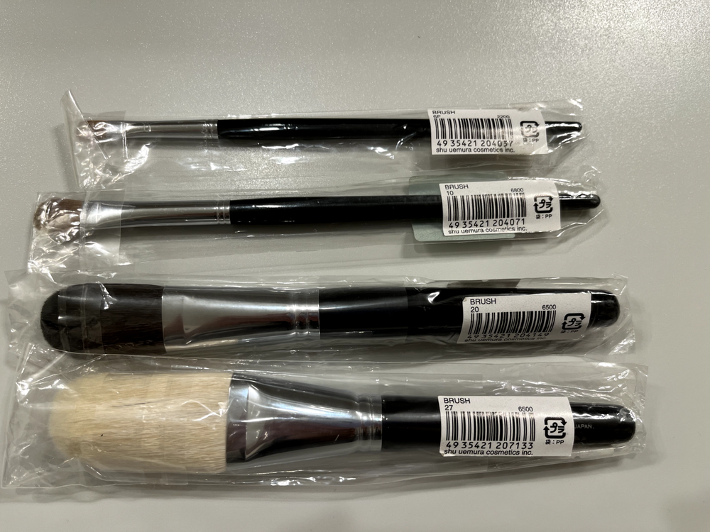 Lot of 4- Brand New in Packaging Shu Uemura makeup brushes- 27, 20, 10 and 6F