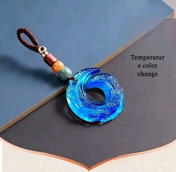 1pc Temperature Sensing Dragon Hook Key Buckle Pendant Carved Amulet Gift