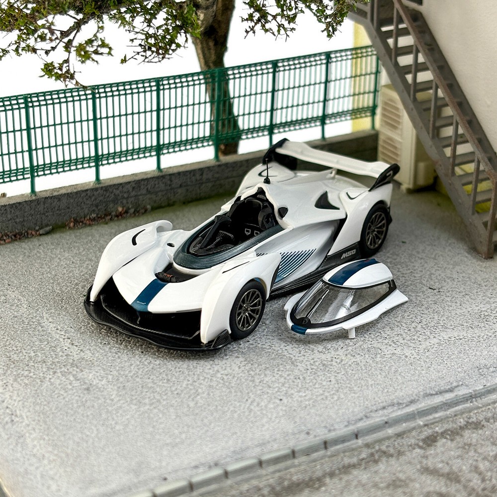 CM 1:64 White Solus GT Racing Sports Model Diecast Metal Car