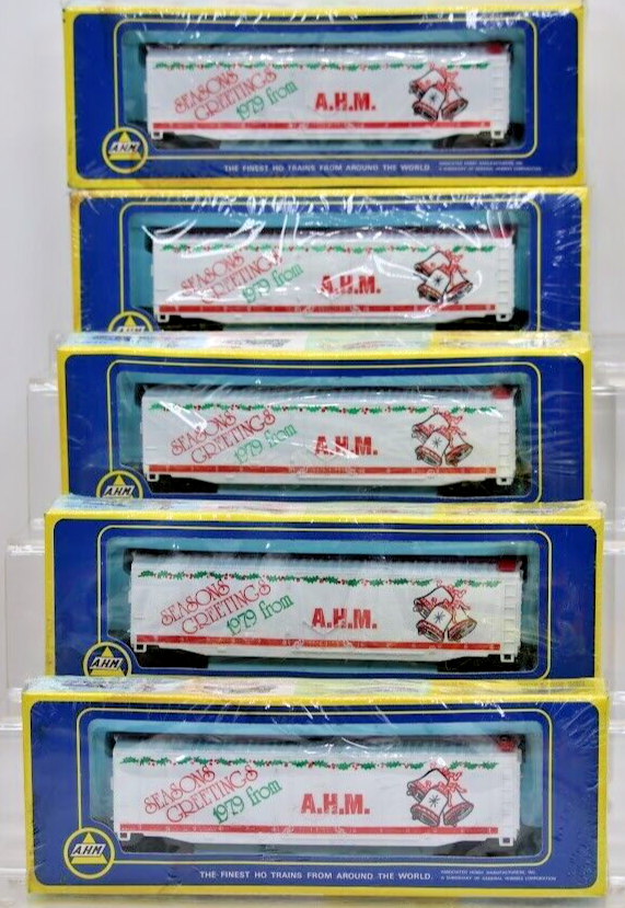 HO Lot of 5 AHM 5582-10 Seasons Greetings 50' Christmas Plug Door Boxcar Sealed