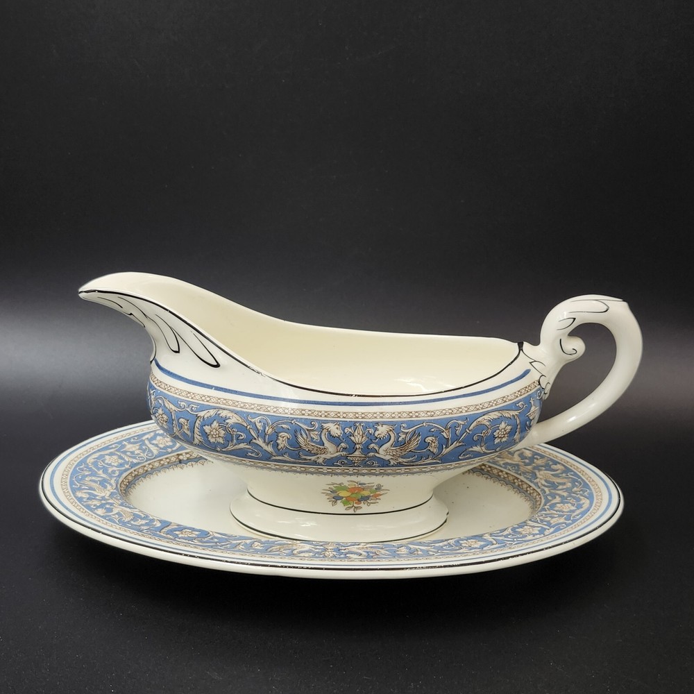 Myott Stafforshire Medici Blue Gravyboat & Underplate England c. 1945 - 1952