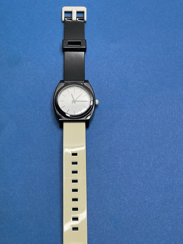 Men's Nixon Minimal Time Teller P Watch Black White Battery Operated