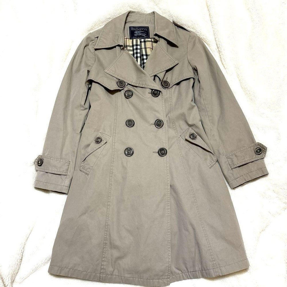 Burberry trench coat Woman from Japan
