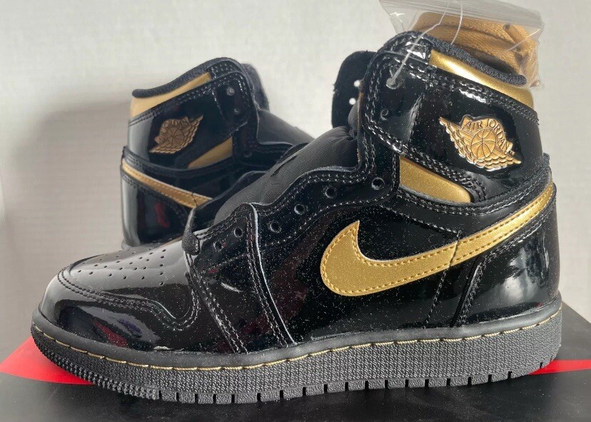 NIKE AIR JORDAN 1 RETRO HIGH OG GS BLACK METALLIC GOLD SZ 4Y 575441-032