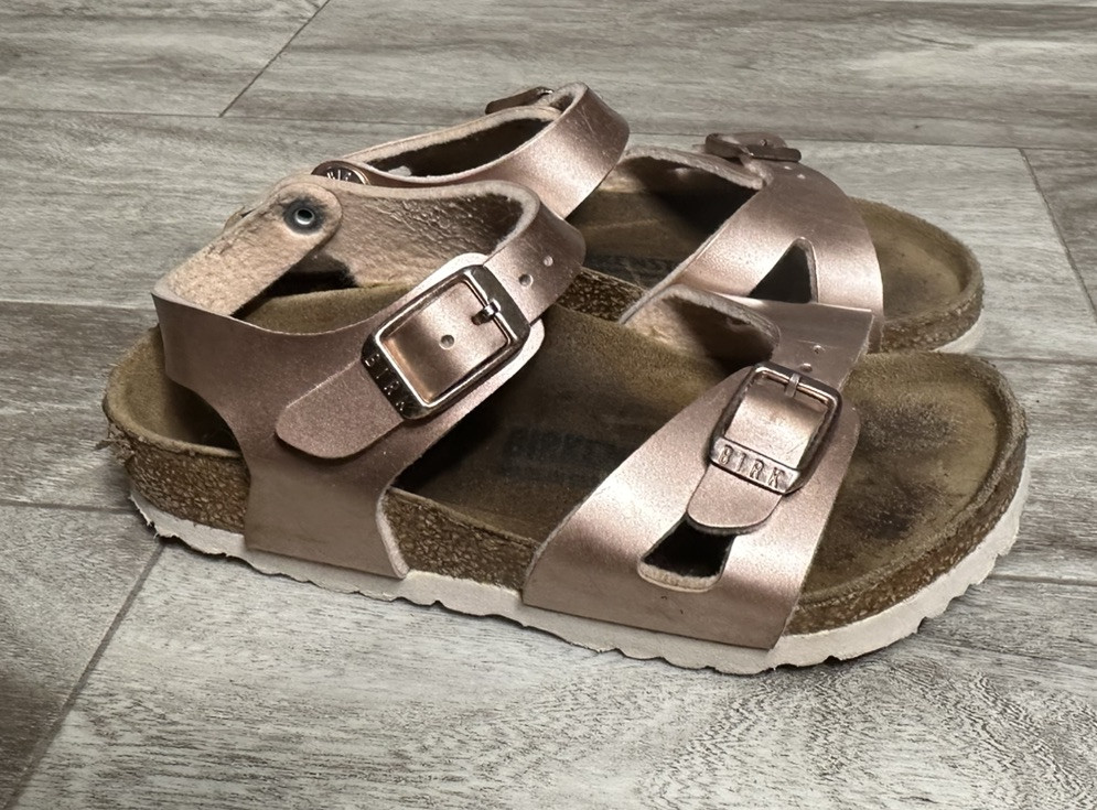 Birkenstock Rio Kids Size 27 US 9 Metallic Rose Leather Ankle Strap Sandals