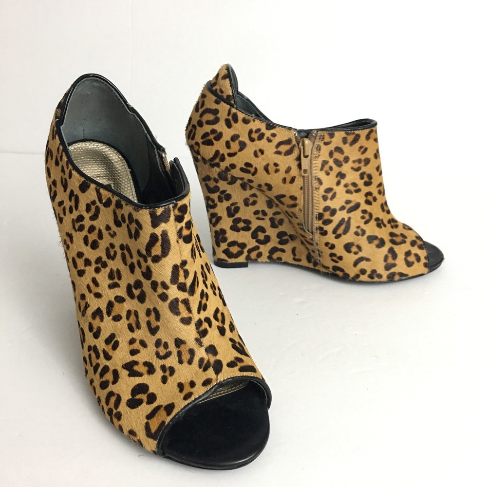 Nina Peep Toe Wedge Heel Leopard Print Calf Fur Size 6.5