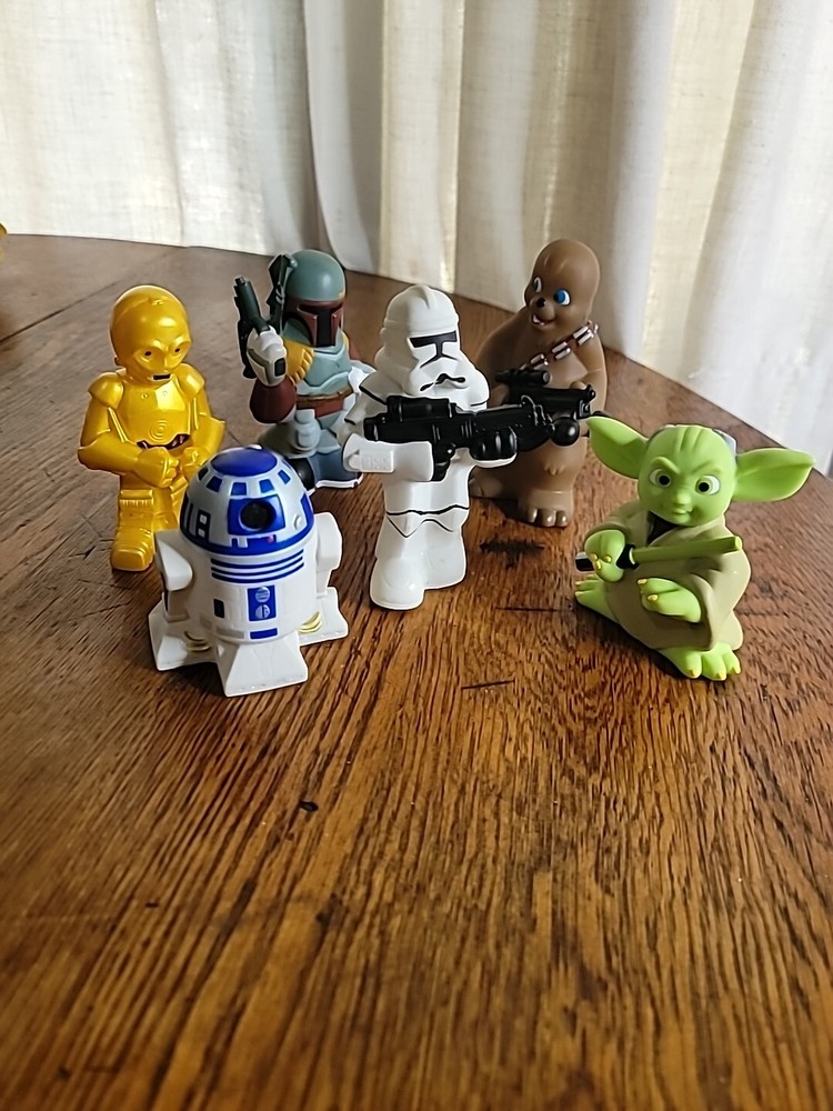 2008 Disney Star Wars Figures Lot Of 6 Toys Figures &  Zip Up Bag