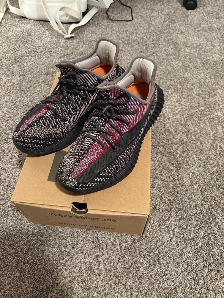 Yeezy Boost 350 V2 Yecheil