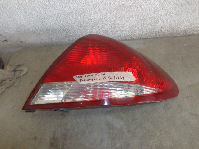 Passenger Rear Tail Light Lens 04 05 06 07 Ford Taurus, SE, SEL