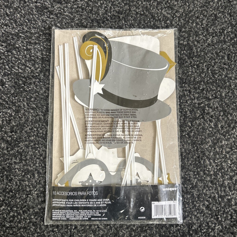 10 Fun New Year Photo Booth Props & Party Decorations-image