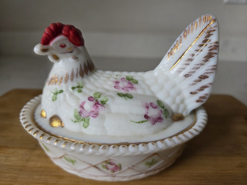 Vintage Westmoreland Charleton Hen on Nest Hand Painted Roses White Milk Glass