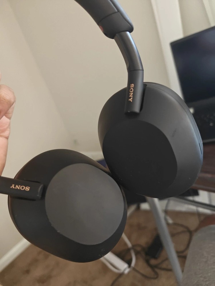 Sony WH-1000XM5 Wireless Ear-Cup Wireless Headphones - Black