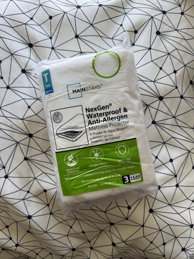 Waterproof Hypoallergenic Zippered Mattress Protector Twin Anti-Allergen Cover