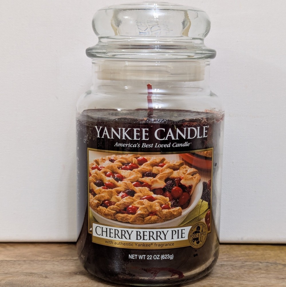 Rare Yankee Candle Cherry Berry Pie 22 oz Large Jar from Food & Spice Collection HTF