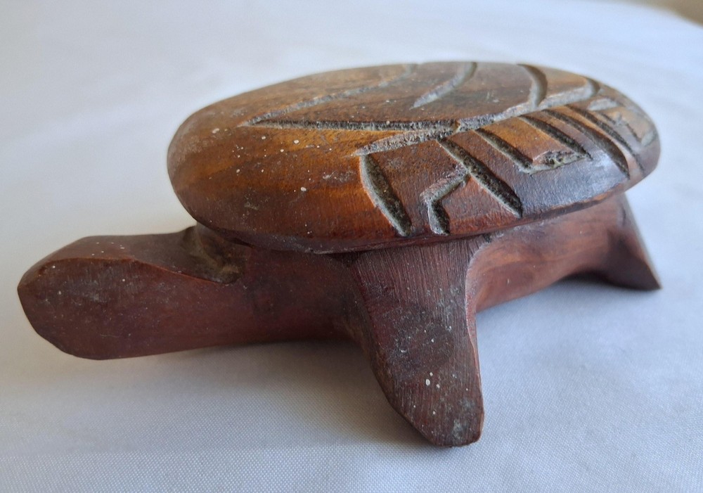 Hand Carved Wooden Turtle Trinket Box with Lid – Rustic Folk Art Jewelry