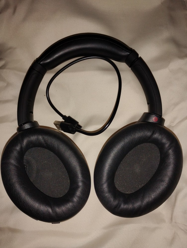 Sony WH-1000XM4 Wireless Noise Cancelling Headphones in Black