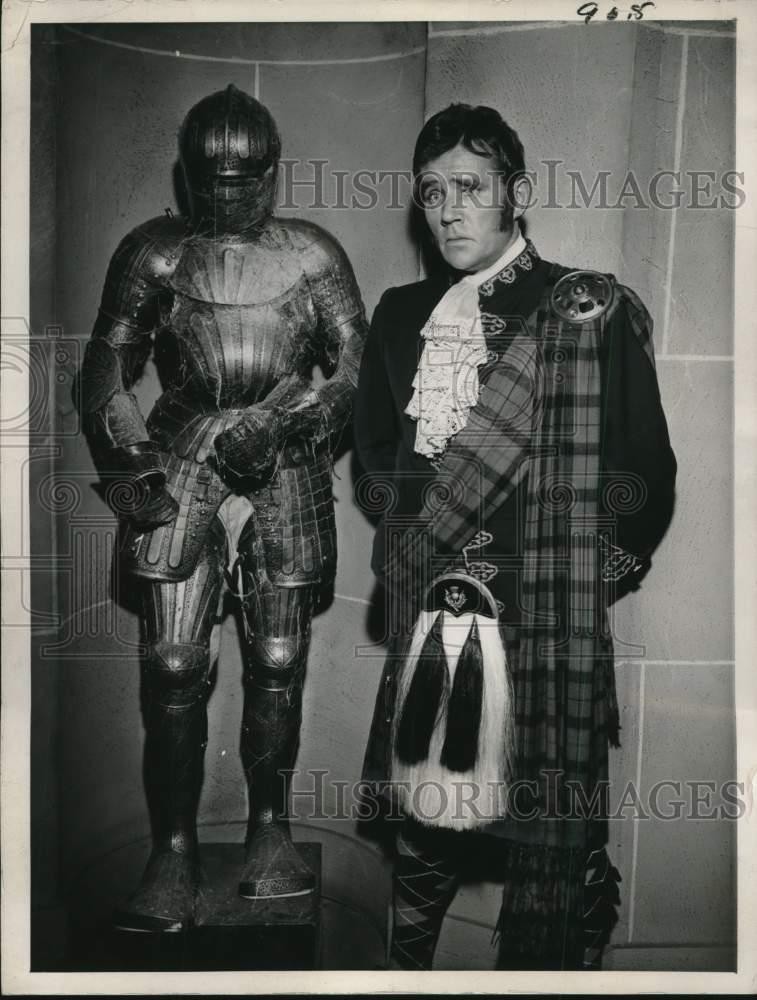 1958 Press Photo Movie Actor Howard Duff Starring in 