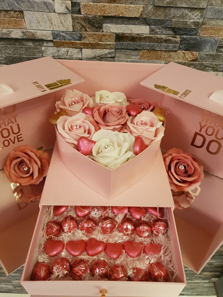 Valentines Day Gift Luxury Pink Heart Gift Box With Chocolate and Roses-image