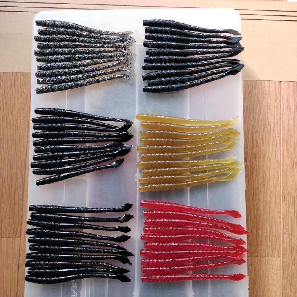 4.2 Multi-Needle Cut Tail Store in Ziplock Case Pre-Owned Not Sold Individually