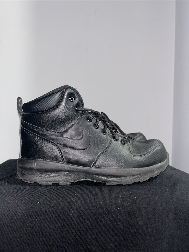 Nike Leather Boots for Women Size 7 Comfortable and Stylish