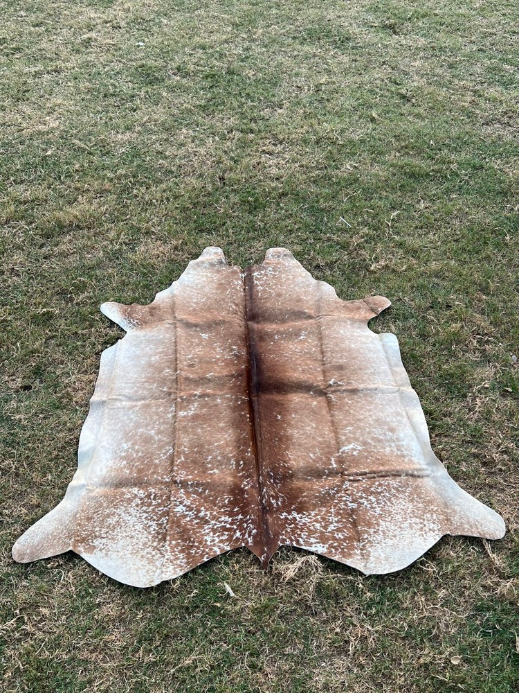 Premium Brown & White Cowhide Leather Rug 4.5 Ft x 4.5 Ft – Luxurious Cow Skin Carpet for Stylish Interiors