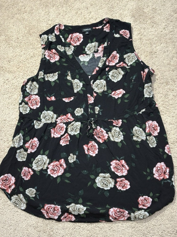 Torrid Womens Shirt Size 0 Multicolor Floral Print 1/2 Button Lightweight Casual