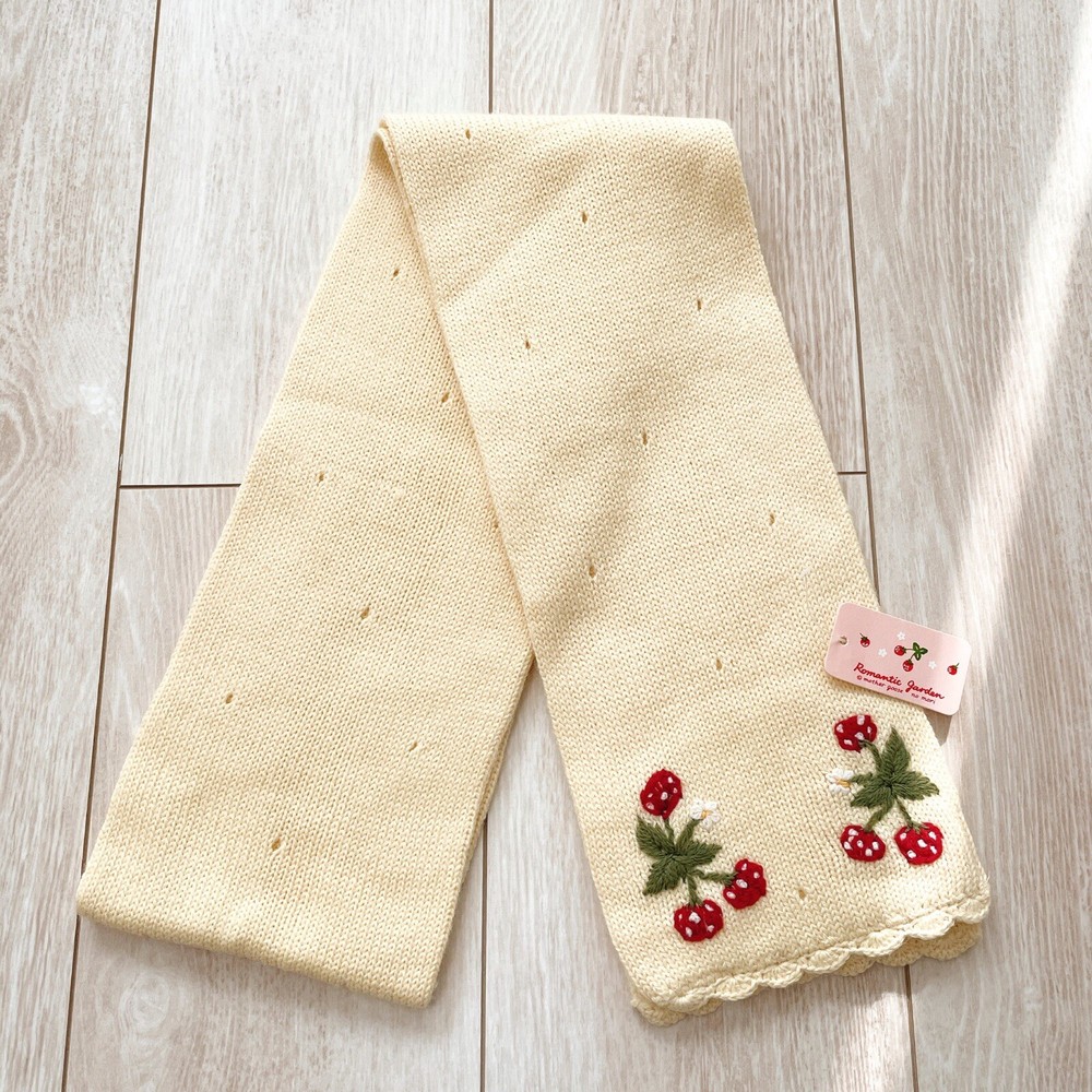 NWT Romantic Garden Lolita Strawberry Scarf Ivory Winter Warm Outdoor Kawaii